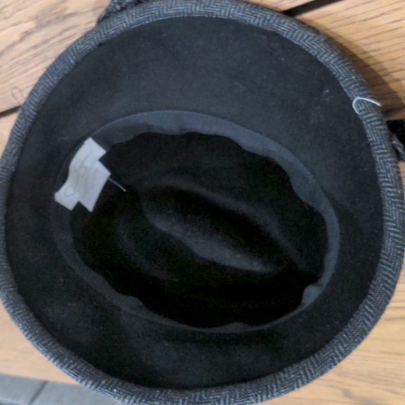 Jessica Simpson felt bucket hat. - Picture 6 of 7